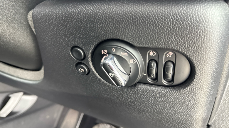 MINI Hatchback 1.5 Cooper Exclusive Premium 5dr Auto Petrol Hatchback